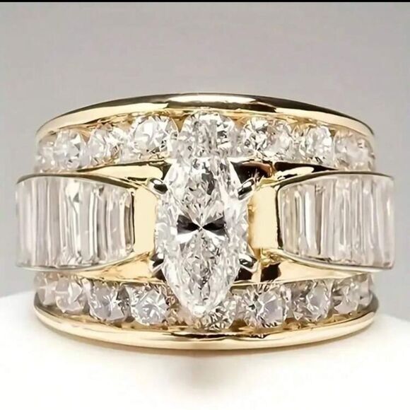 Elegant Gold Plated Zirconia Women's Ring - Picture 1 of 10